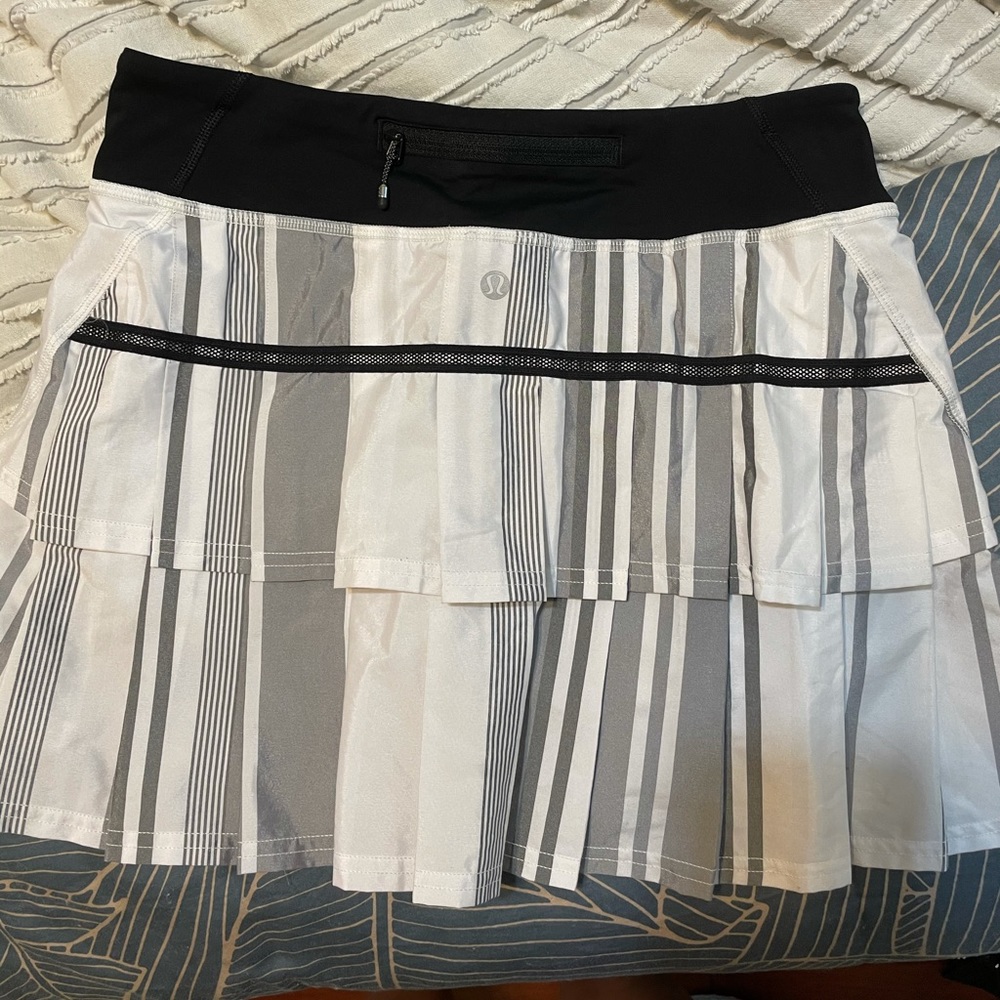 lulu size 4 tennis skirt
